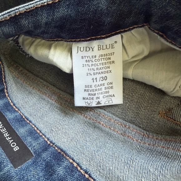 Judy Blue Boyfriend Jeans - Picture 5 of 7